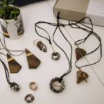 Woodbug Autorské výtvarné, úžitkové objekty a šperky zo starého dreva a nábytku.